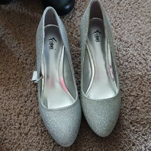 Stylish Silver Heels by Fioni New wuth tag no box